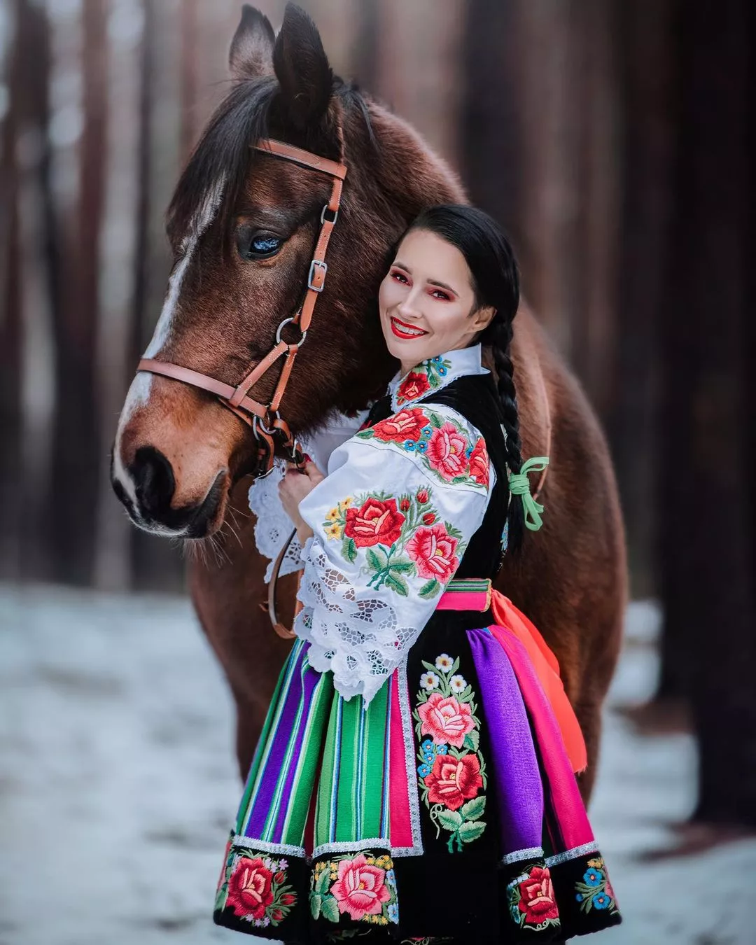 Zmysłowa Emilka z Daj to Głośniej kusi śmiałym dekoltem! Fotografia, od której każdemu przyspieszy bicie serca! 